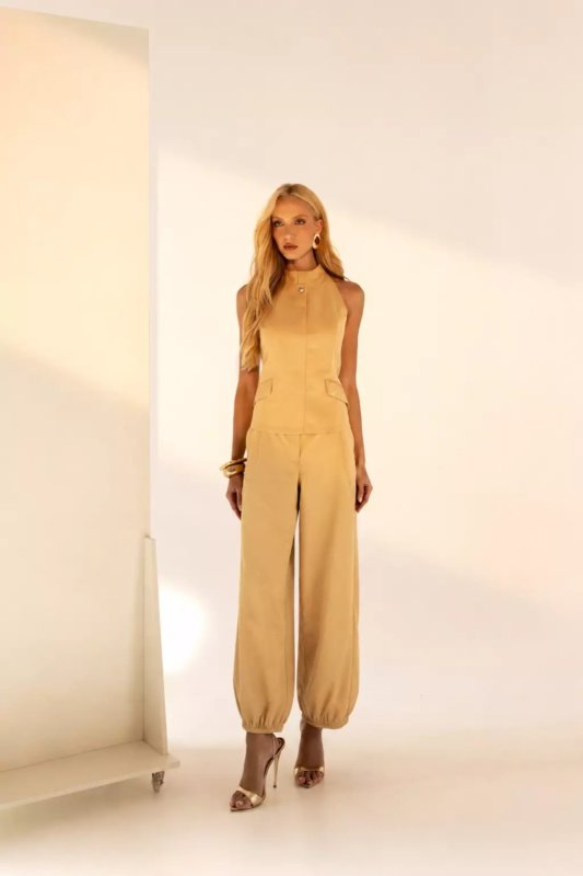 Conjunto Alfaiataria Paper Calça Aladin e Blusa Lapela com Botão de Metal