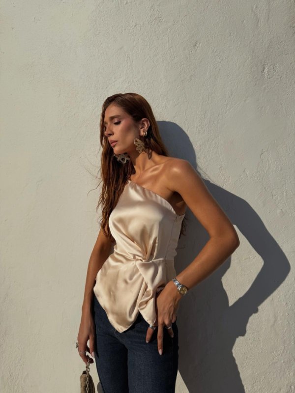 Blusa Um Ombro Satin