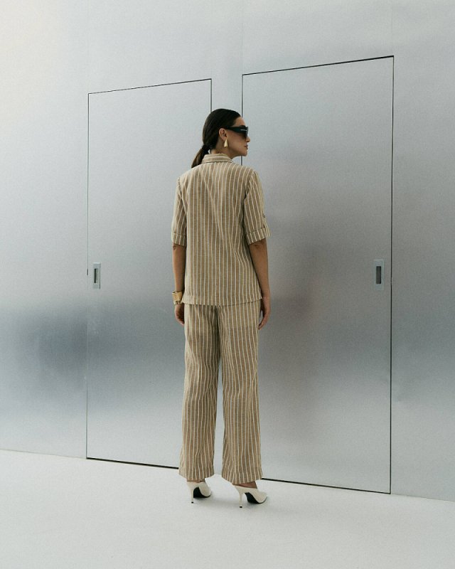 Camisa Listrada Manga Curta com Bolsos